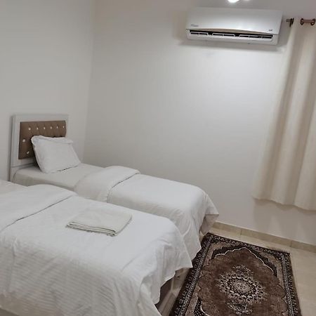 Roza Hotel Apartments Маскат Екстериор снимка