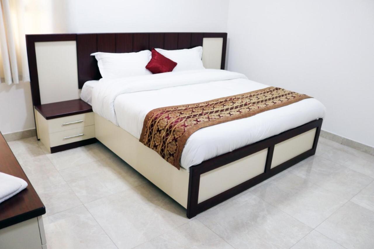 Roza Hotel Apartments Маскат Екстериор снимка