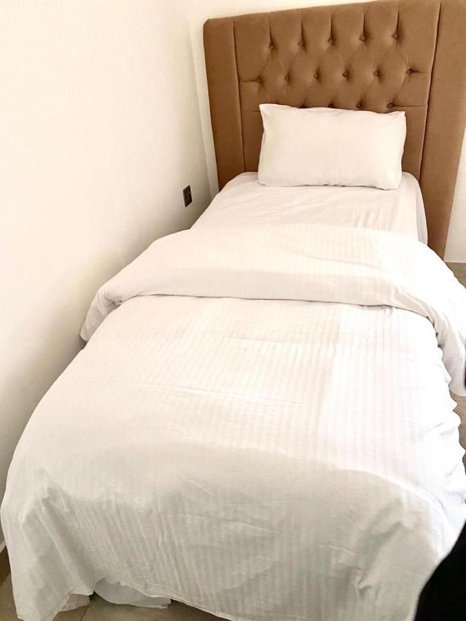 Roza Hotel Apartments Маскат Екстериор снимка